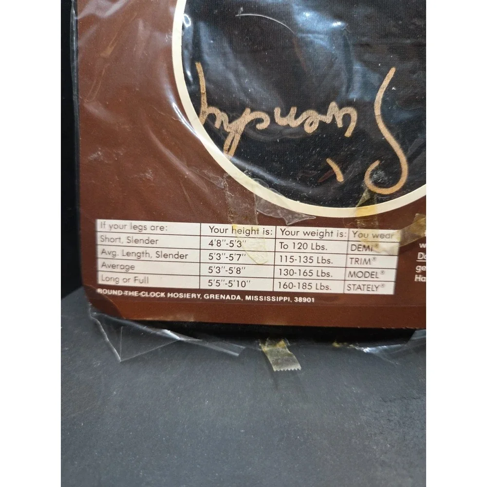 Givenchy‎ Hosiery Signature Pantyhose Le Jet Back Style 586 